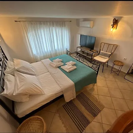 Apartment Karma Kamari (Santorini)
