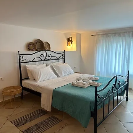 Karma * Kamari (Santorini)